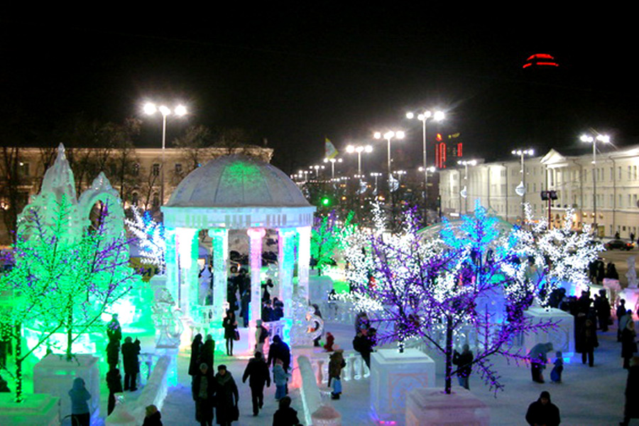 Фото ледяных скульптур с фестиваля «Вишневый сад» в Екатеринбурге