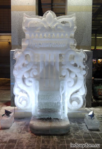 Ледяной трон с логотипом Торгового центра