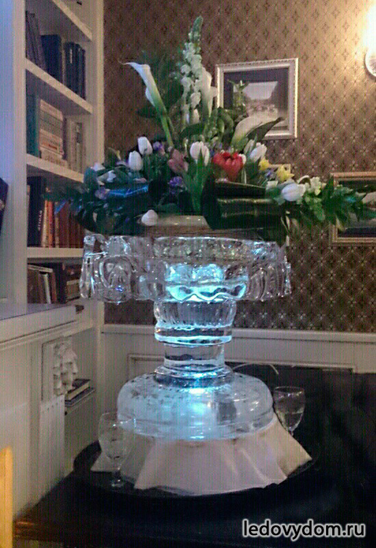 Ледяная ваза