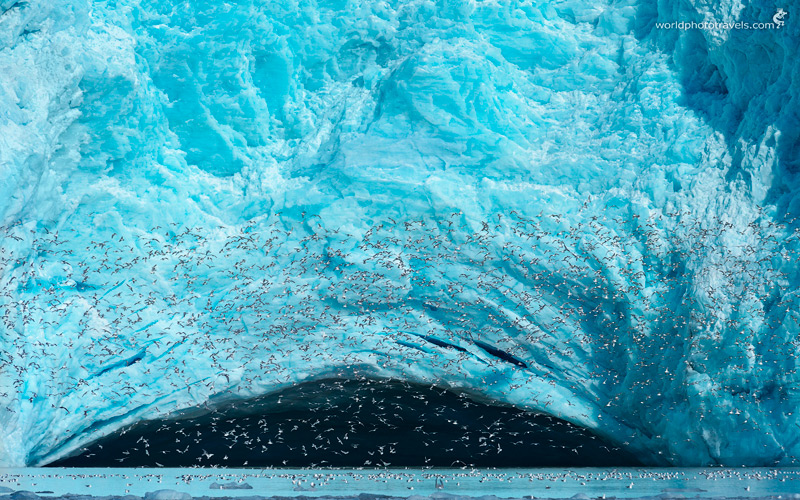 Пещера в леднике Лиллехук. Перед обвалом