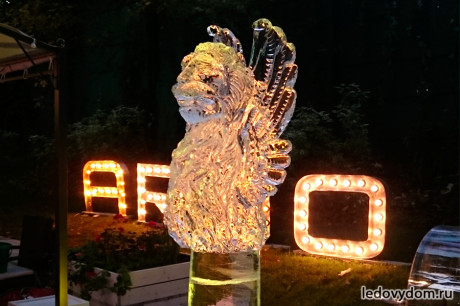 Ледяная скульптура Венецианский лев